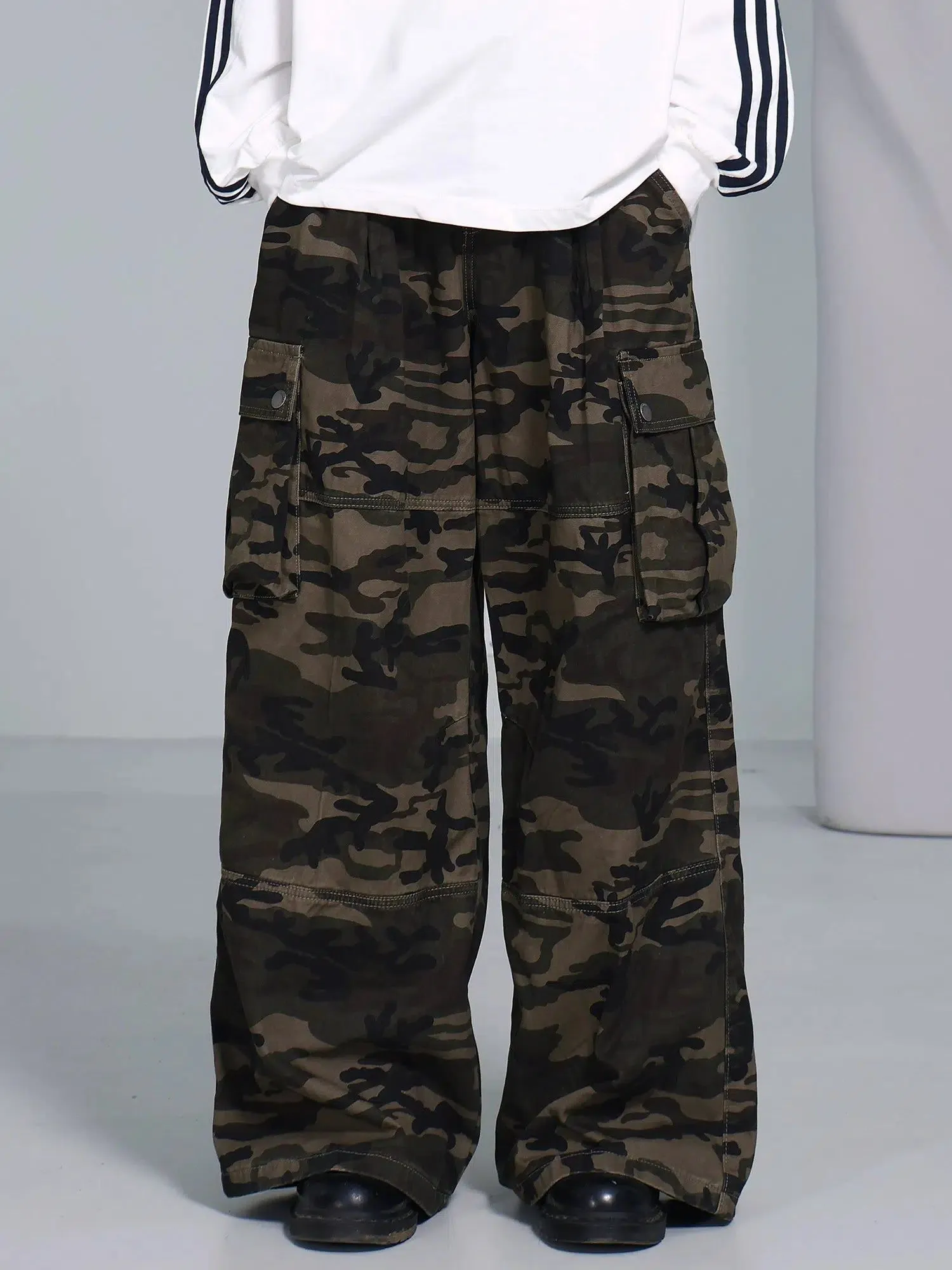 Camouflage Print Wide Leg Cargo Pants