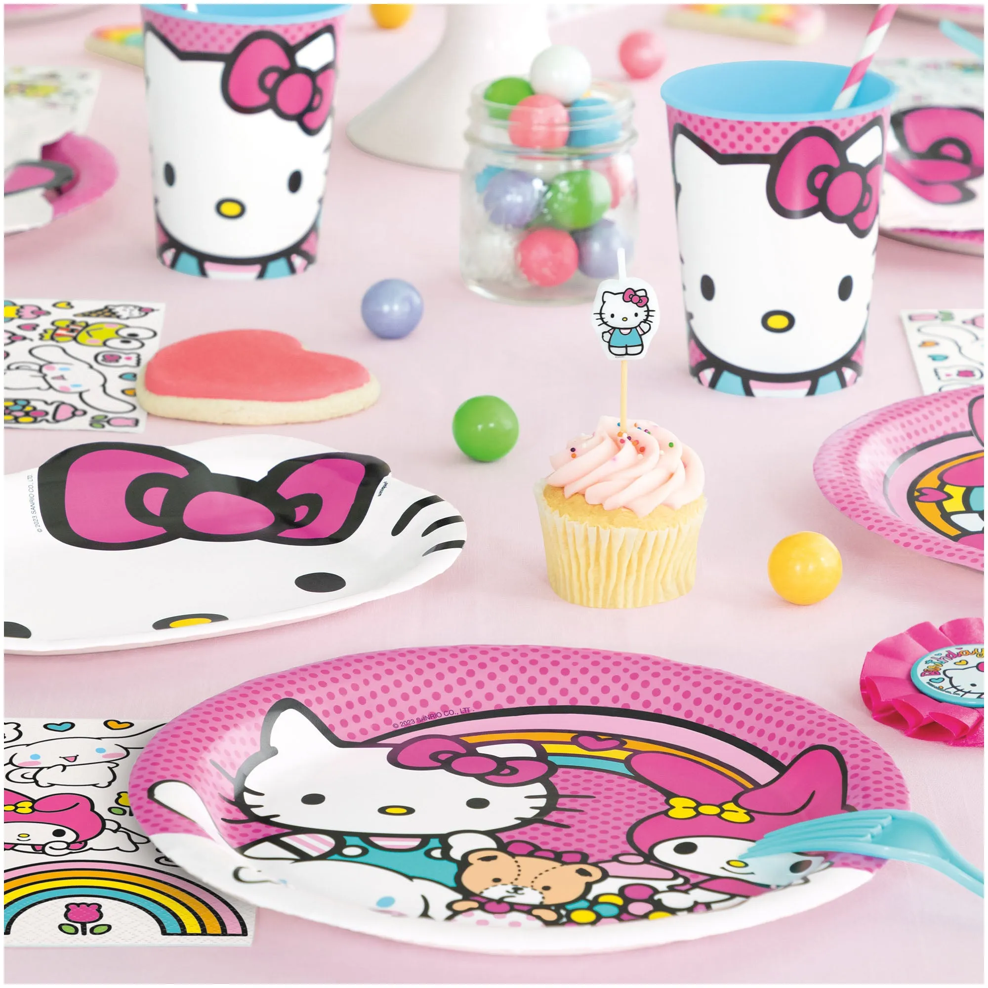 Hello Kitty Party Supplies - Round Paper Dinner Plates and Lunch Napkins (Serves 16)