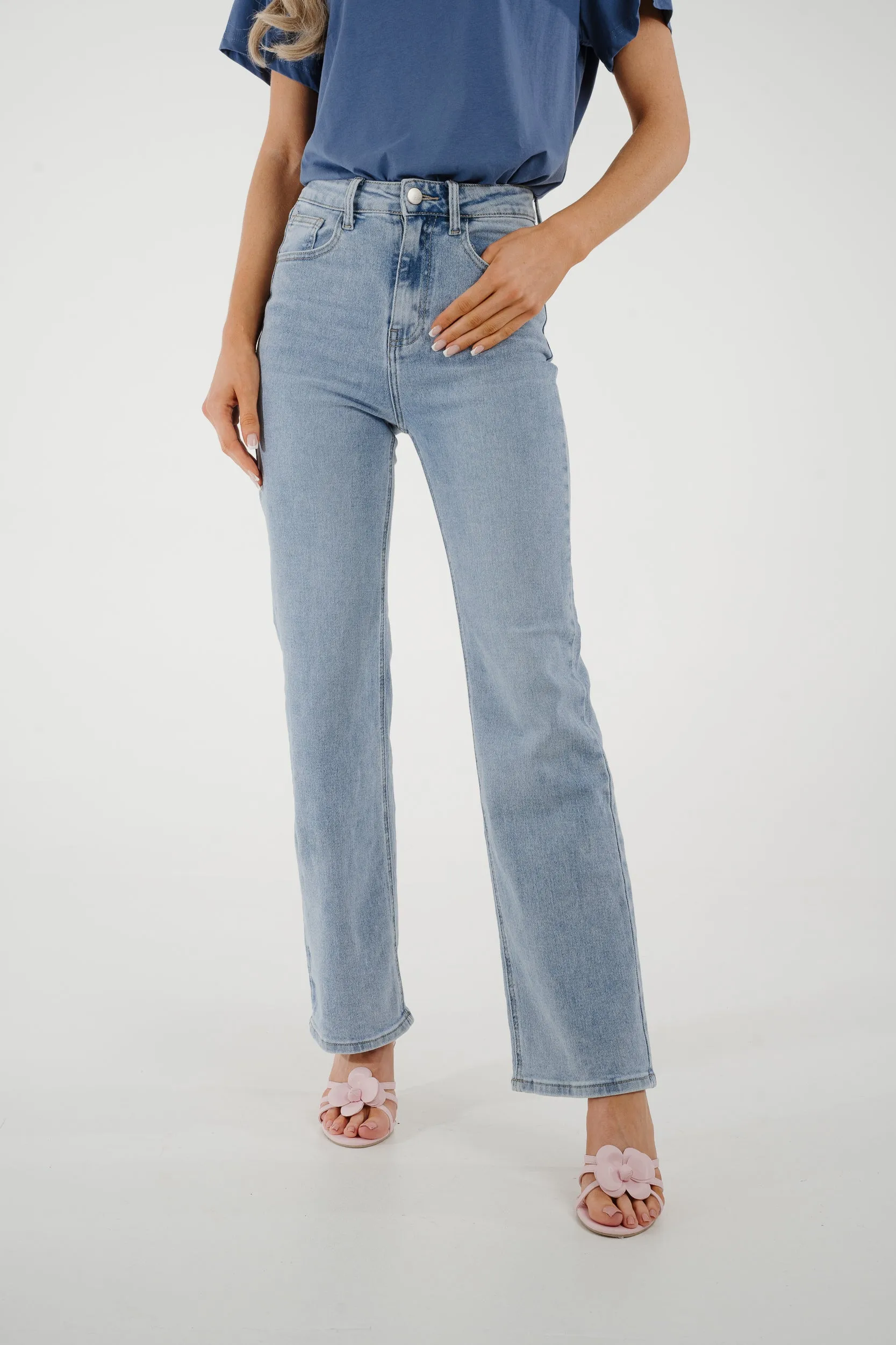 Lynne Straight Leg Jeans In Light Wash