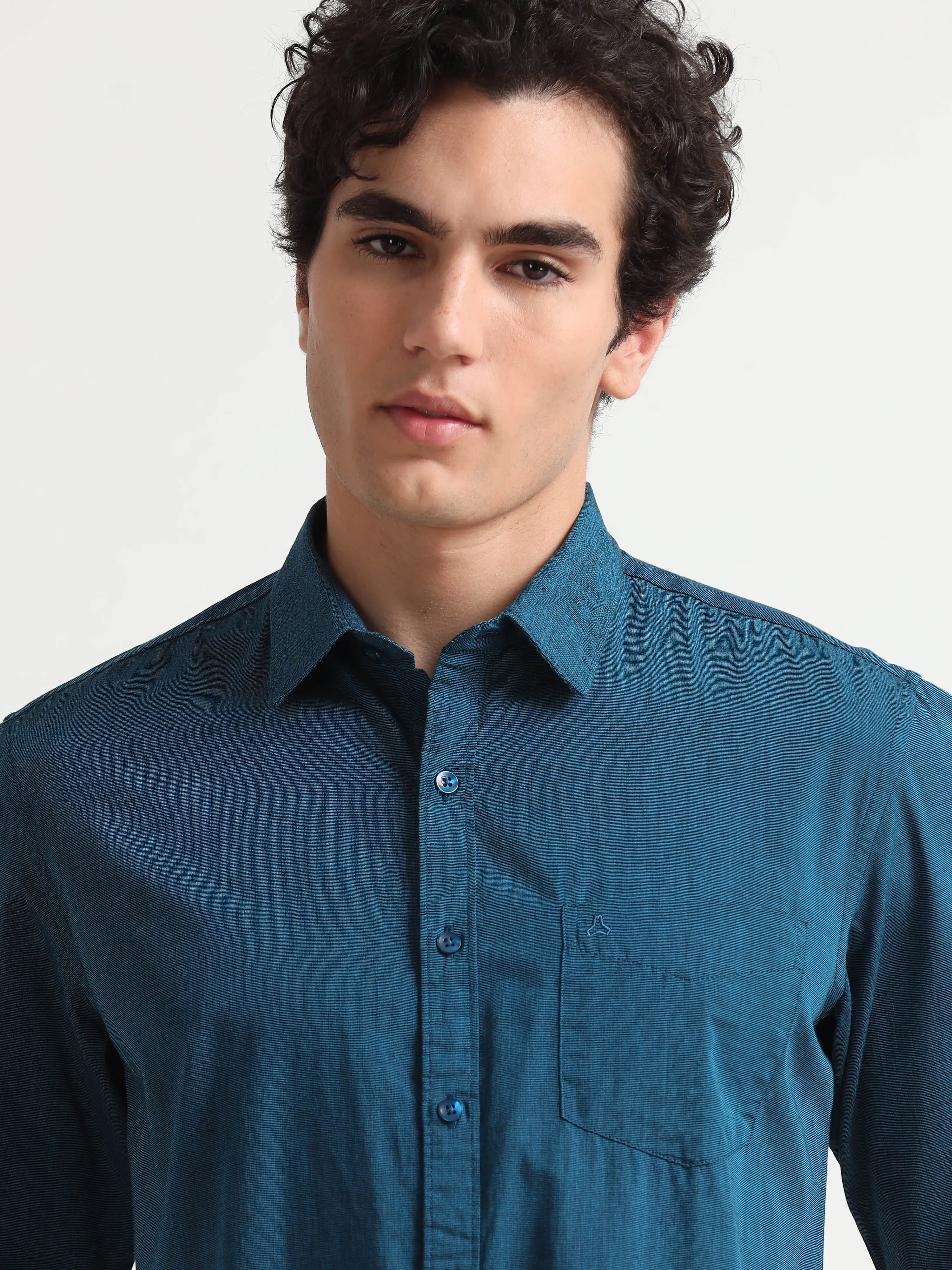 MEN'S COBALT BLUE  SOLID SLIM FIT SHIRT