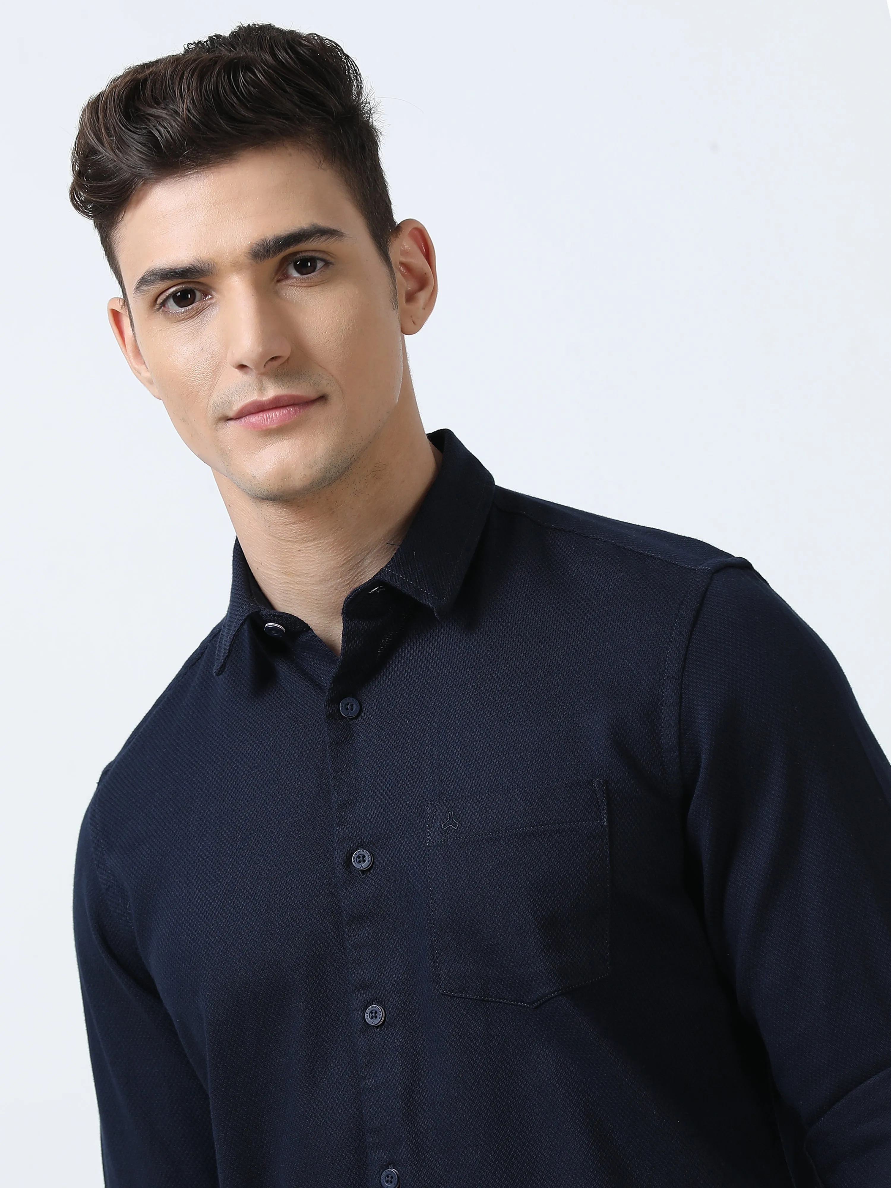 MEN'S NAVY-SOLID SLIM FIT SHIRT