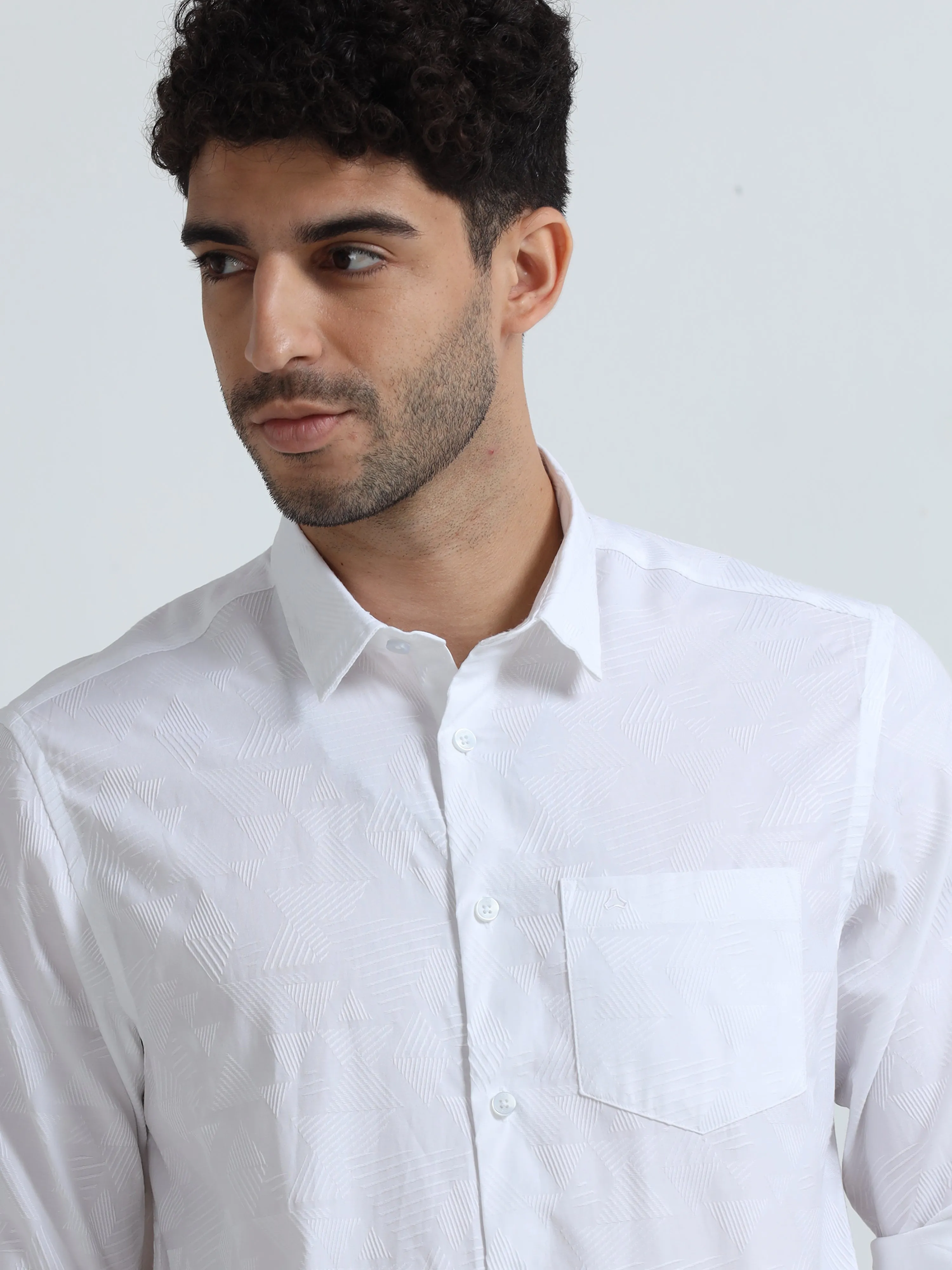 MEN'S WHITE JACQUARD  SOLID SLIM FIT SHIRT