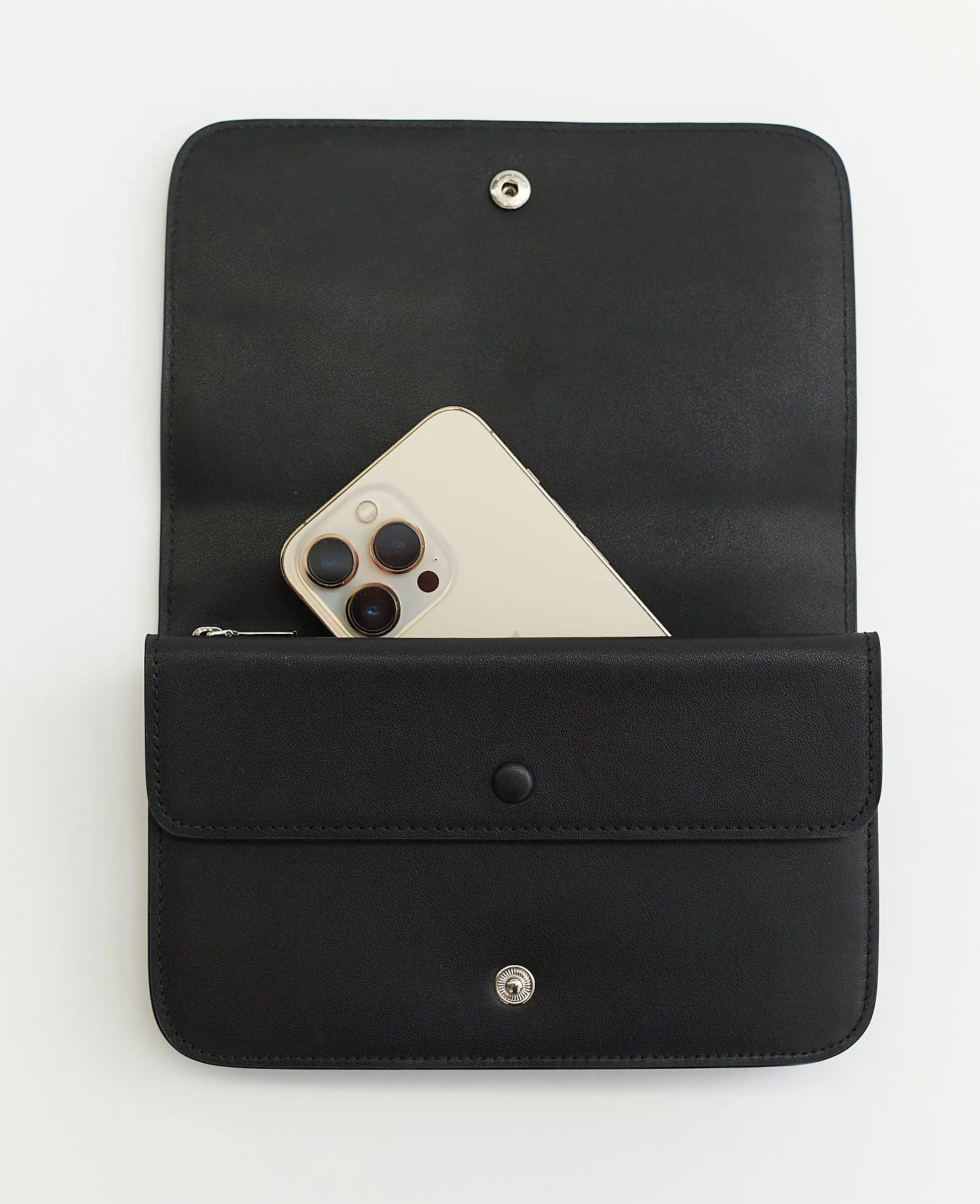 Noa Clutch: Black