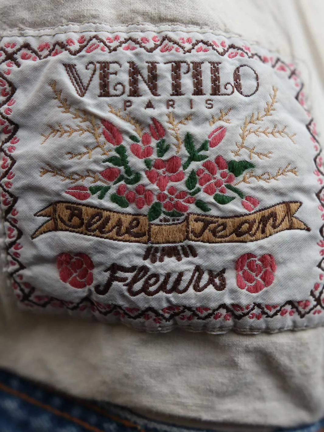 Ventilo Paris Cowboy Flower Embroidered Blue Jean Jacket (eu42)